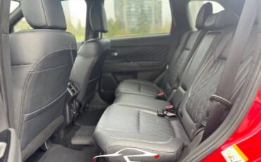 Mitsubishi-Outlander-hybrid-2022-red-17