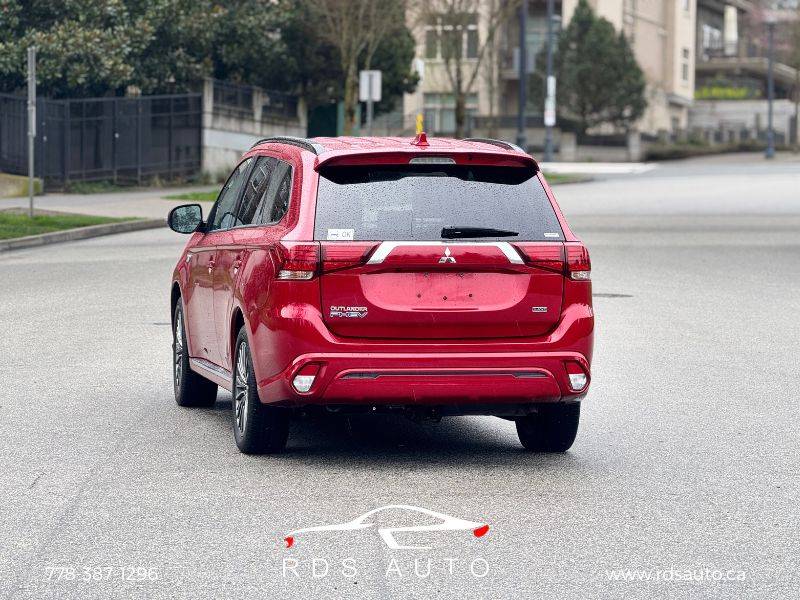 Mitsubishi-Outlander-hybrid-2022-red-6