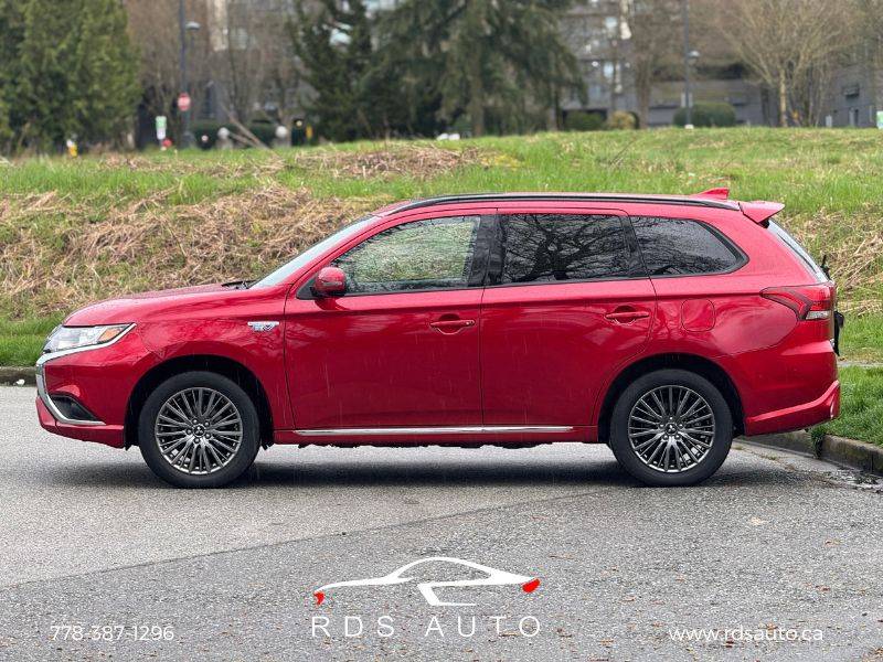 Mitsubishi-Outlander-hybrid-2022-red-7