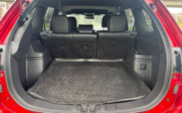 Mitsubishi-Outlander-hybrid-2022-red-9