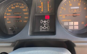 Mitsubishi-Pajero-1992-10