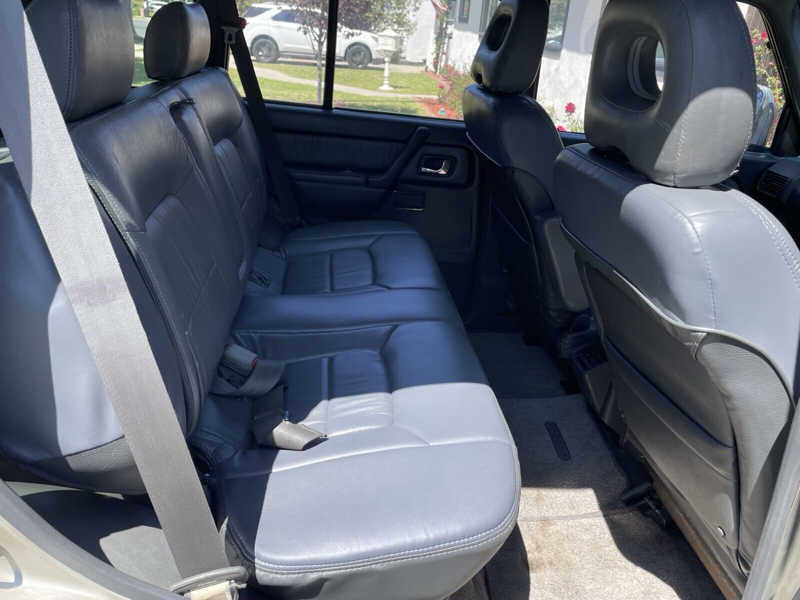 Mitsubishi-Pajero-1992-6