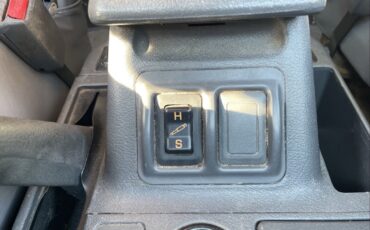 Mitsubishi-Pajero-1992-8