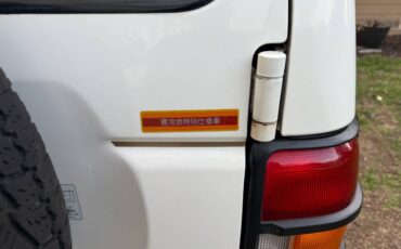 Mitsubishi-Pajero-1994-white-15