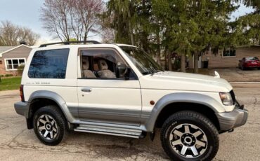 Mitsubishi-Pajero-1994-white-20
