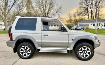 Mitsubishi-Pajero-1994-white-3