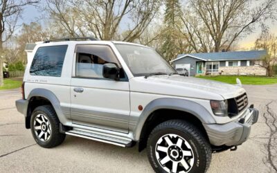 Mitsubishi Pajero  1994 white