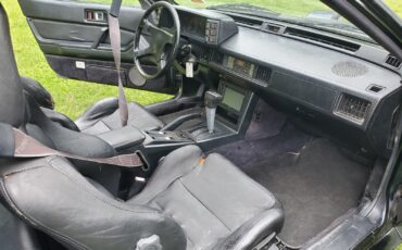 Mitsubishi-Starion-1988-Coupe-16
