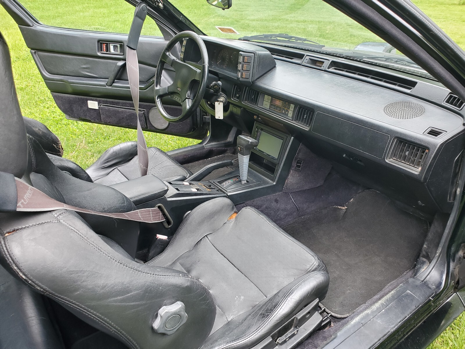 Mitsubishi-Starion-1988-Coupe-16