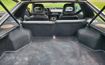 Mitsubishi-Starion-1988-Coupe-18