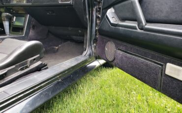 Mitsubishi-Starion-1988-Coupe-21