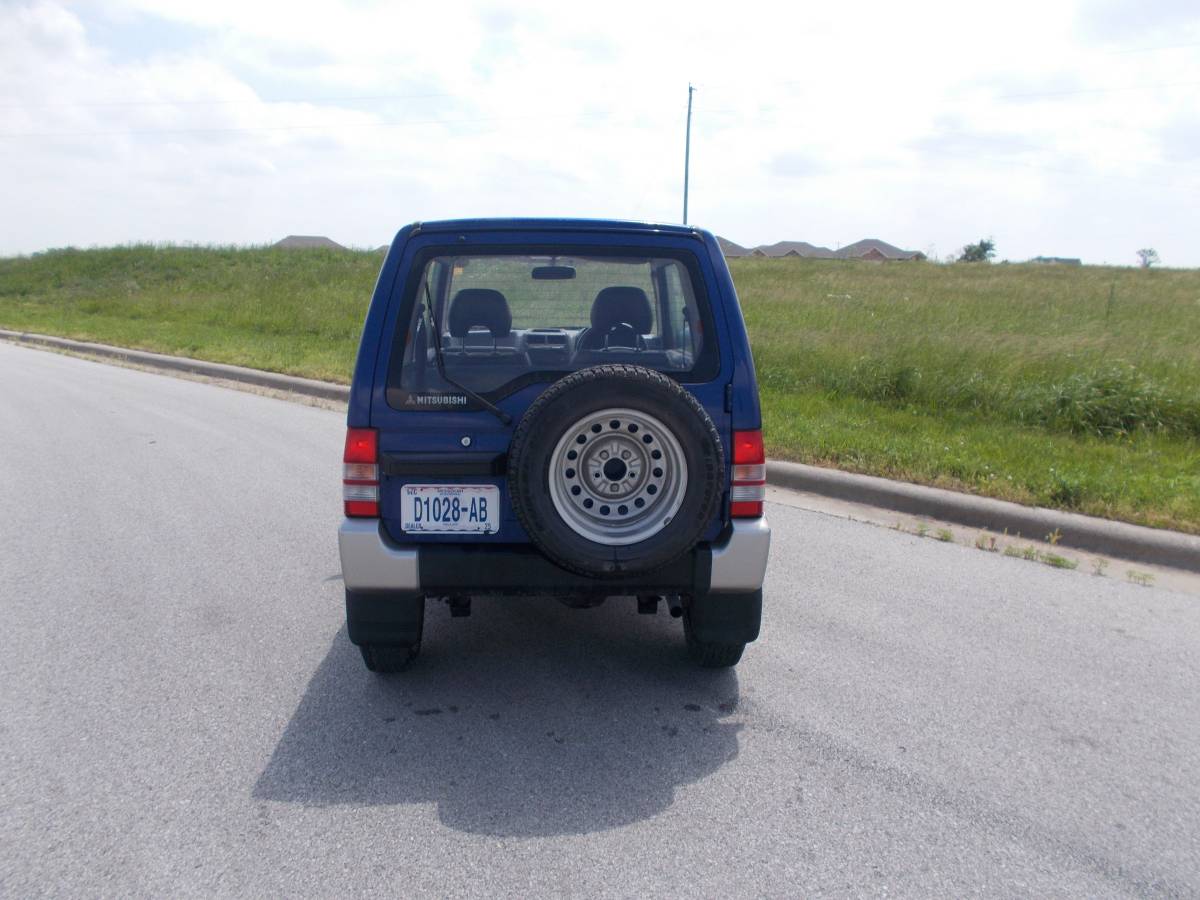 Mitsubishi-Xr-2-1995-blue-1