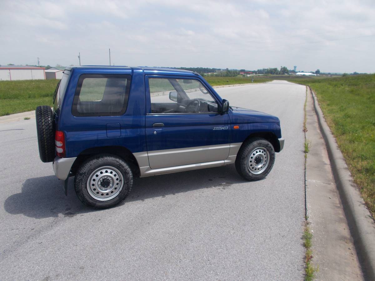Mitsubishi-Xr-2-1995-blue-2