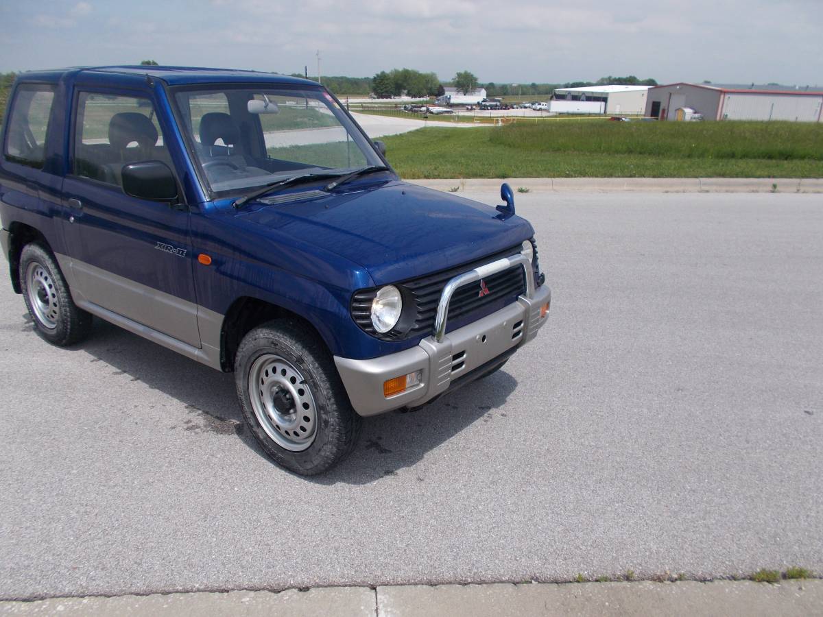 Mitsubishi-Xr-2-1995-blue-3