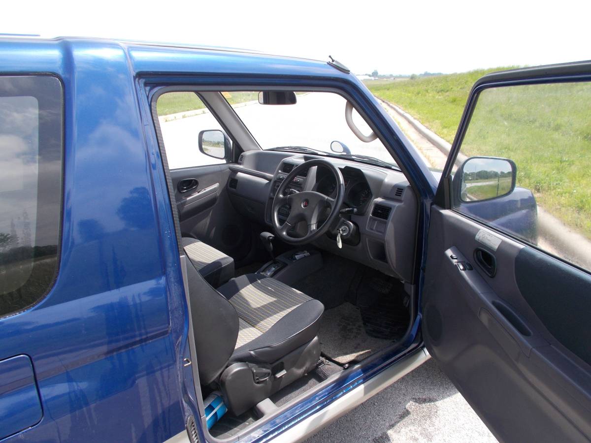Mitsubishi-Xr-2-1995-blue-4
