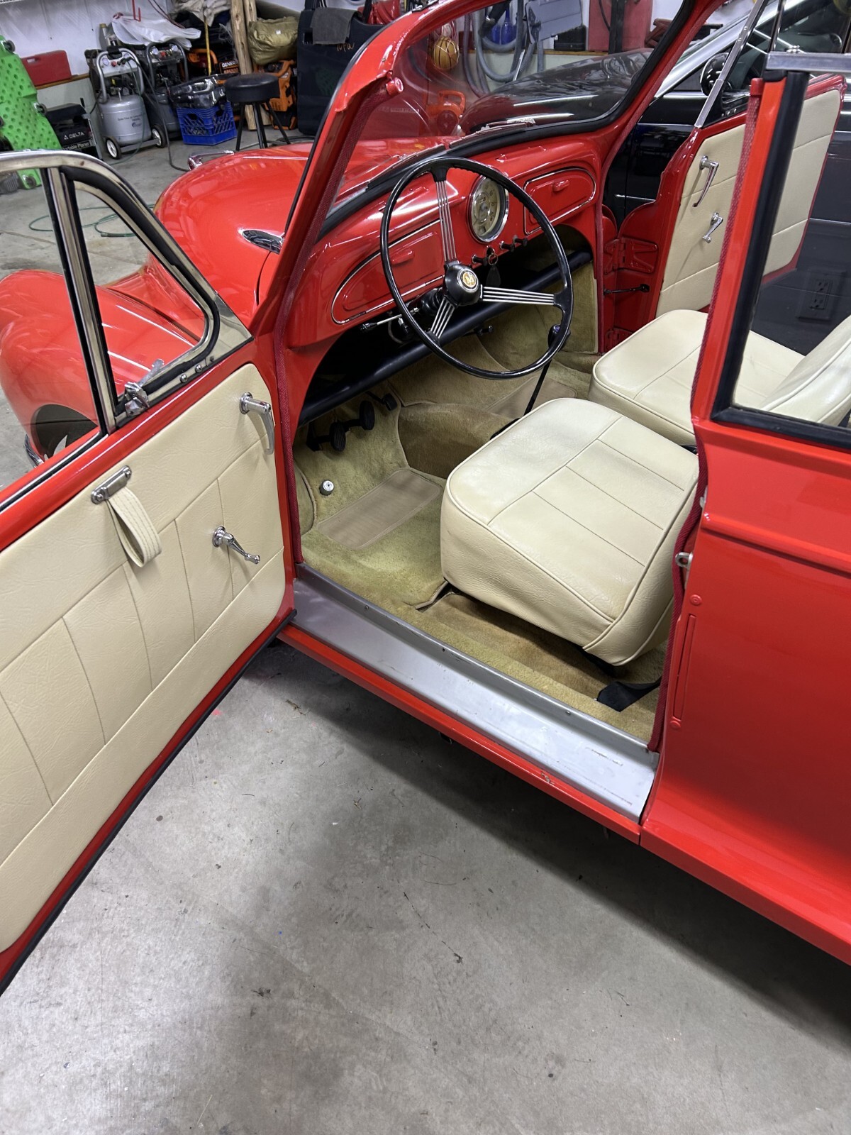 Morris-Minor-1000-1960-Convertible-9