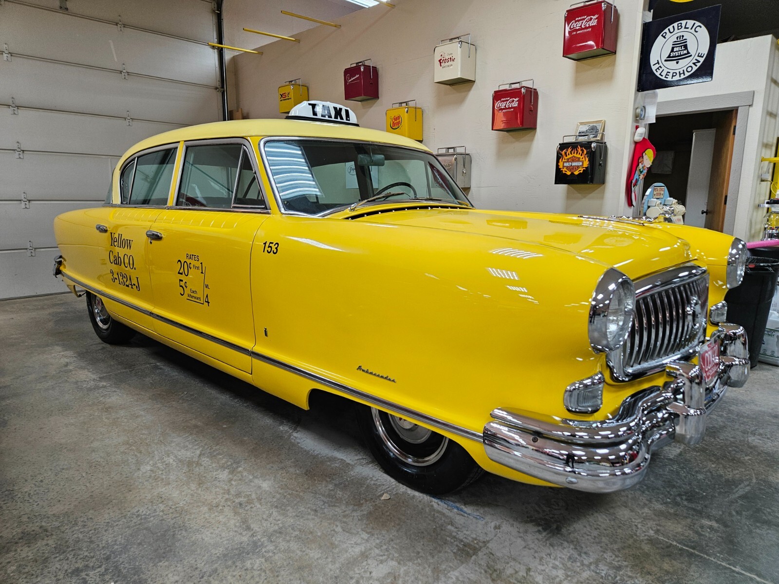 Nash-Ambassador-1953-Sedan-37