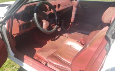 Nissan-280ZX-1983-Hatchback-10