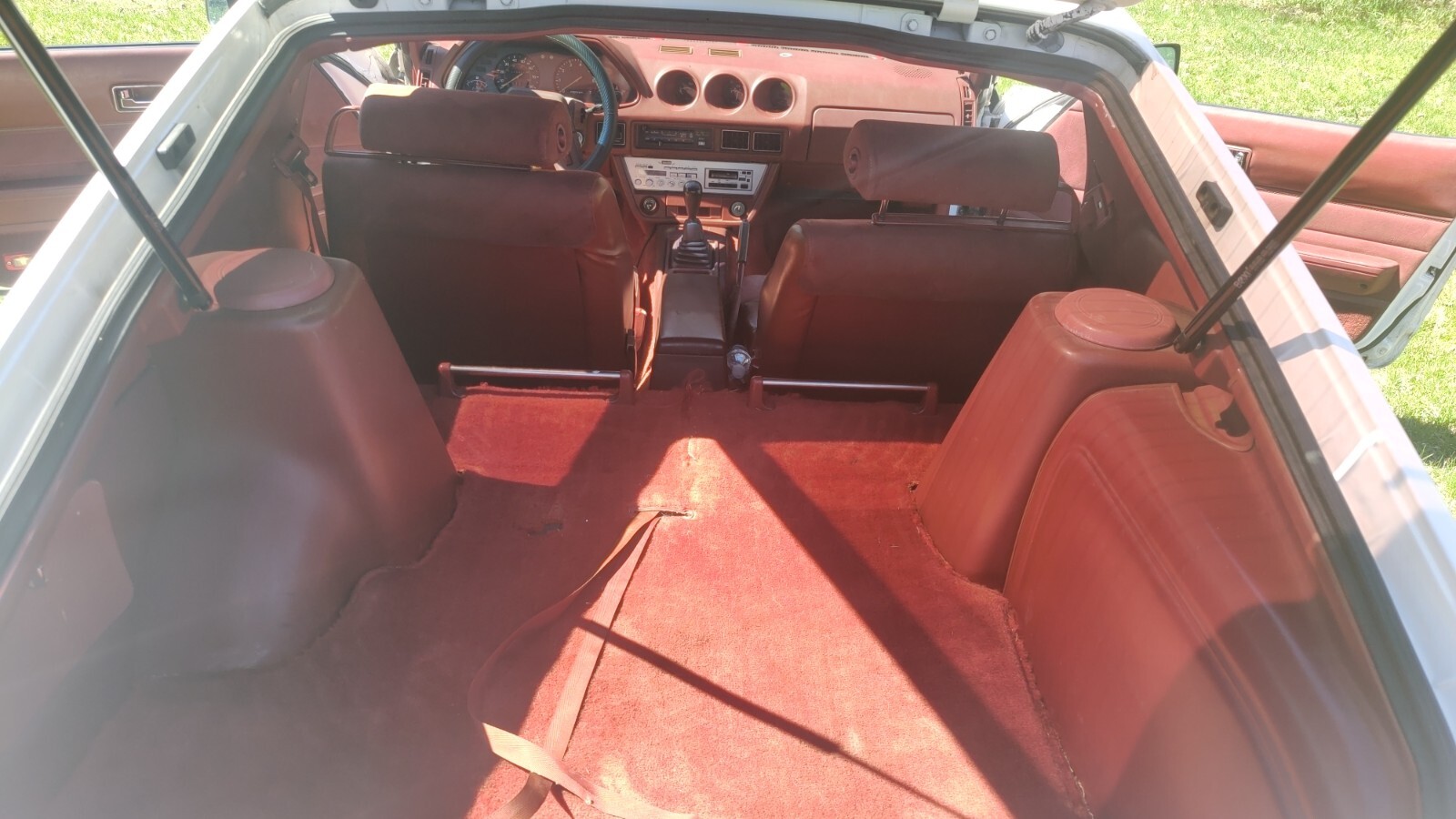 Nissan-280ZX-1983-Hatchback-15