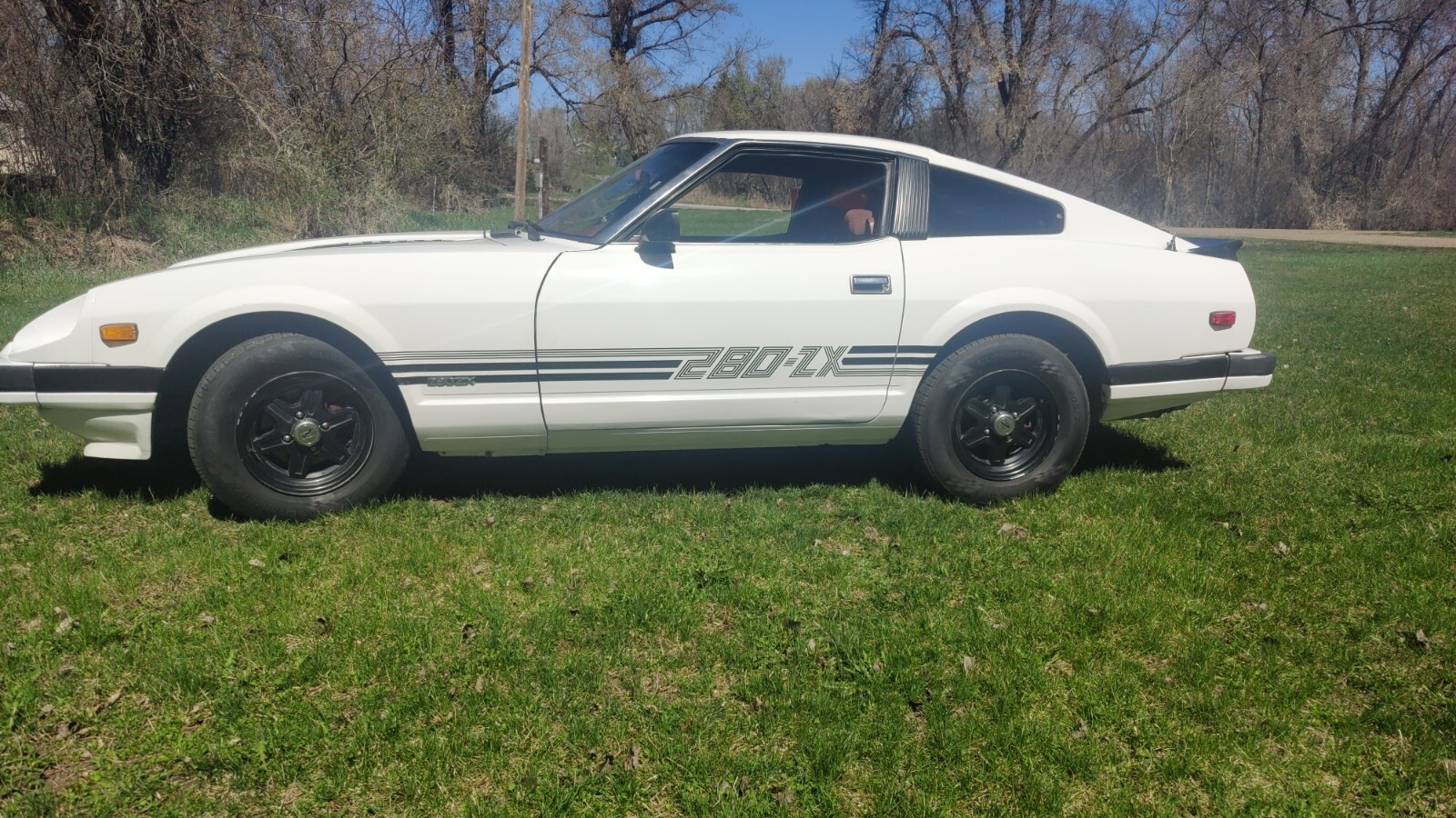 Nissan-280ZX-1983-Hatchback-2