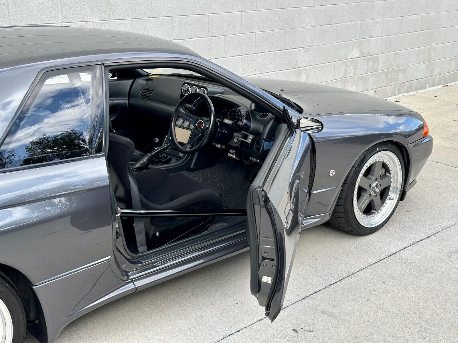Nissan-GT-R-1994-12