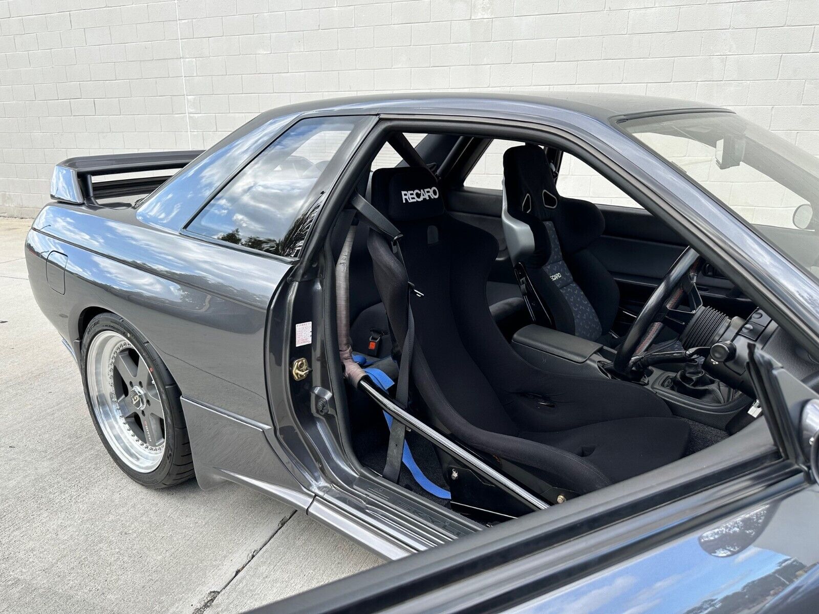Nissan-GT-R-1994-13