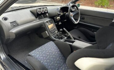 Nissan-GT-R-1994-18