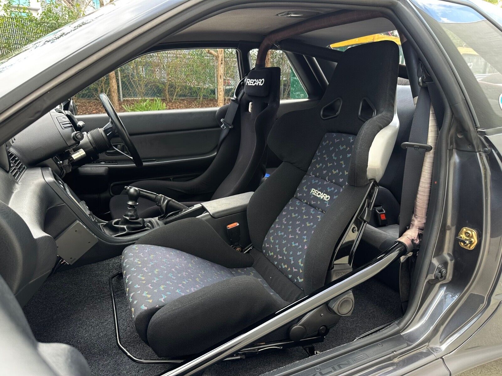 Nissan-GT-R-1994-20
