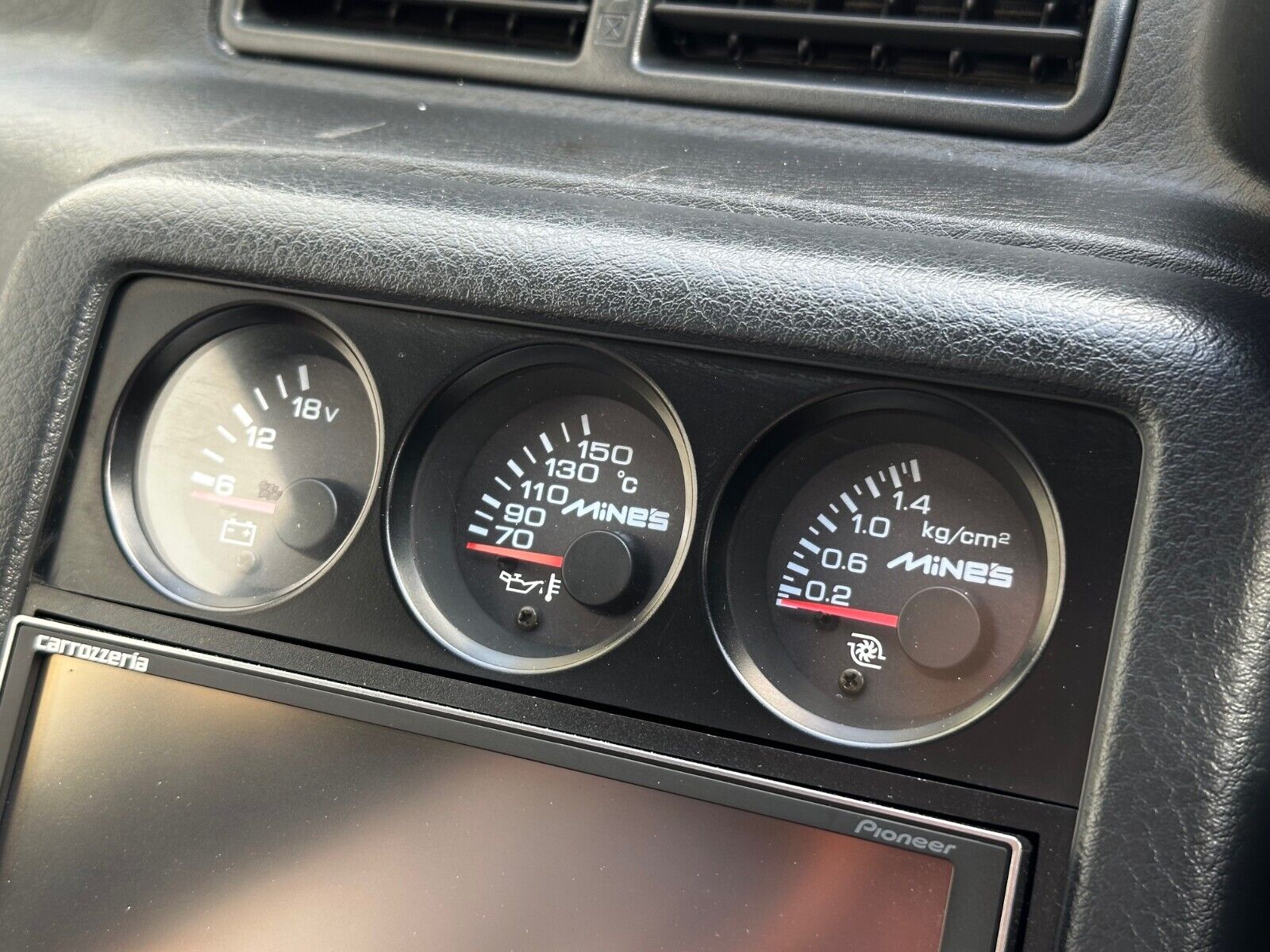 Nissan-GT-R-1994-21