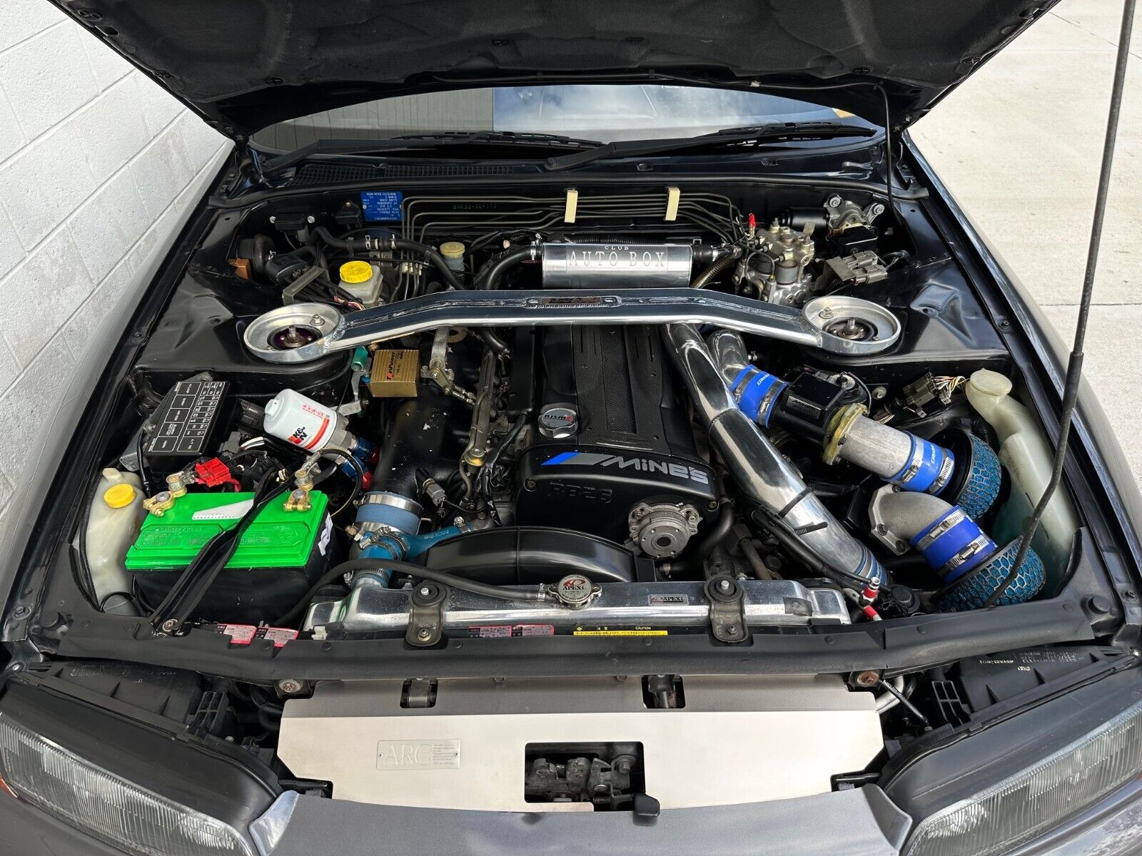 Nissan-GT-R-1994-26
