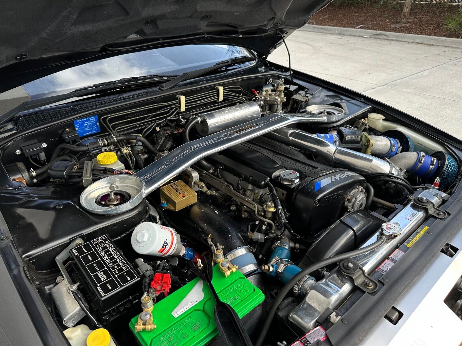 Nissan-GT-R-1994-27