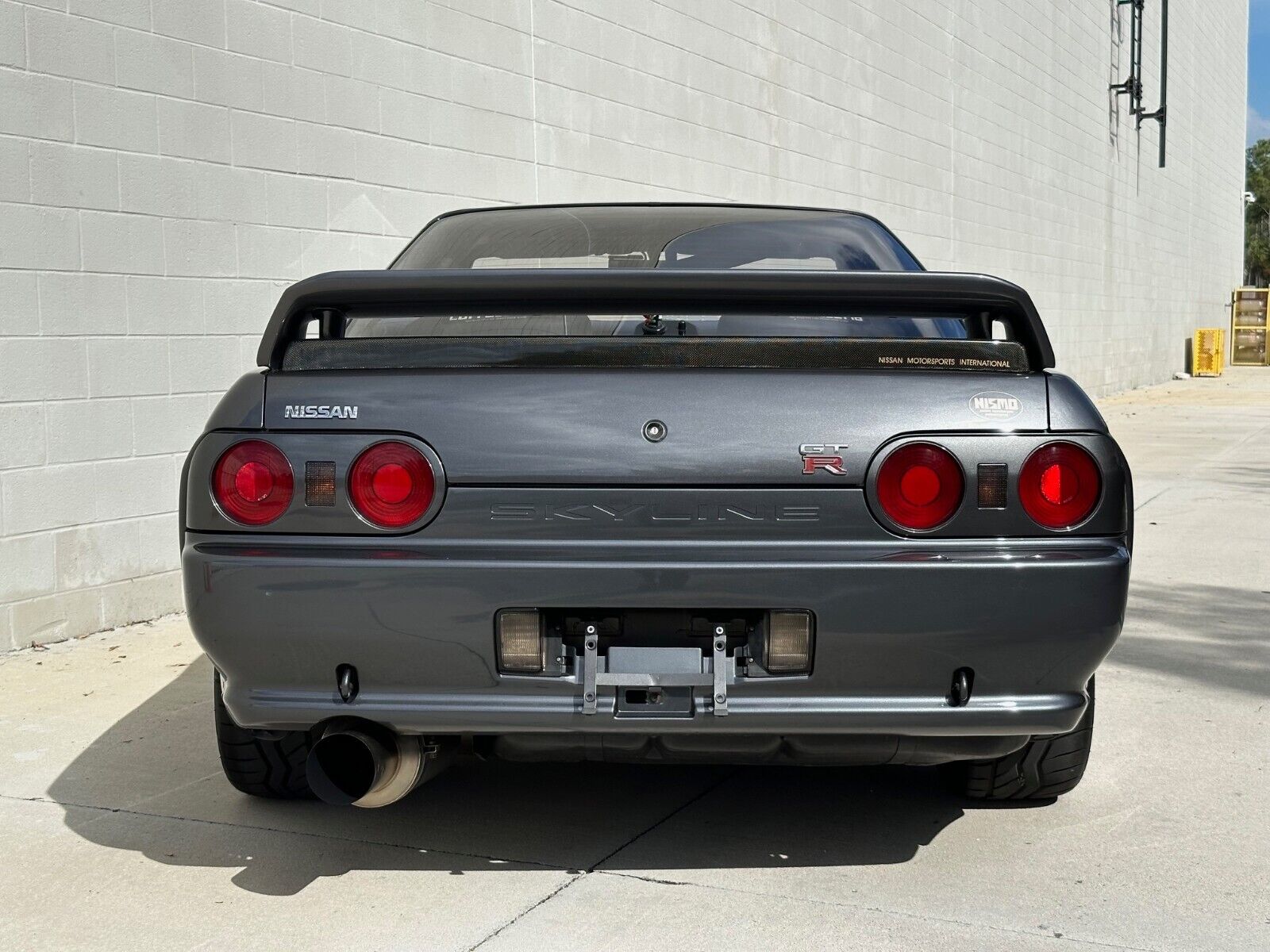 Nissan-GT-R-1994-3