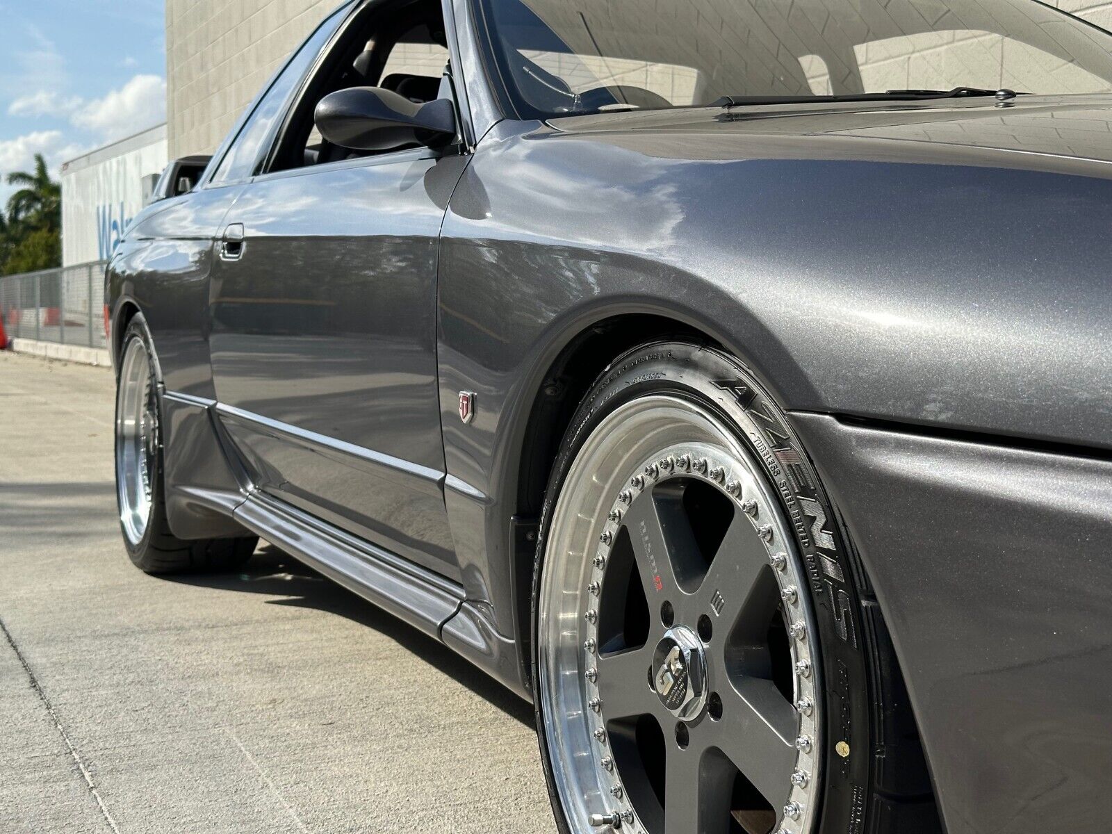 Nissan-GT-R-1994-30