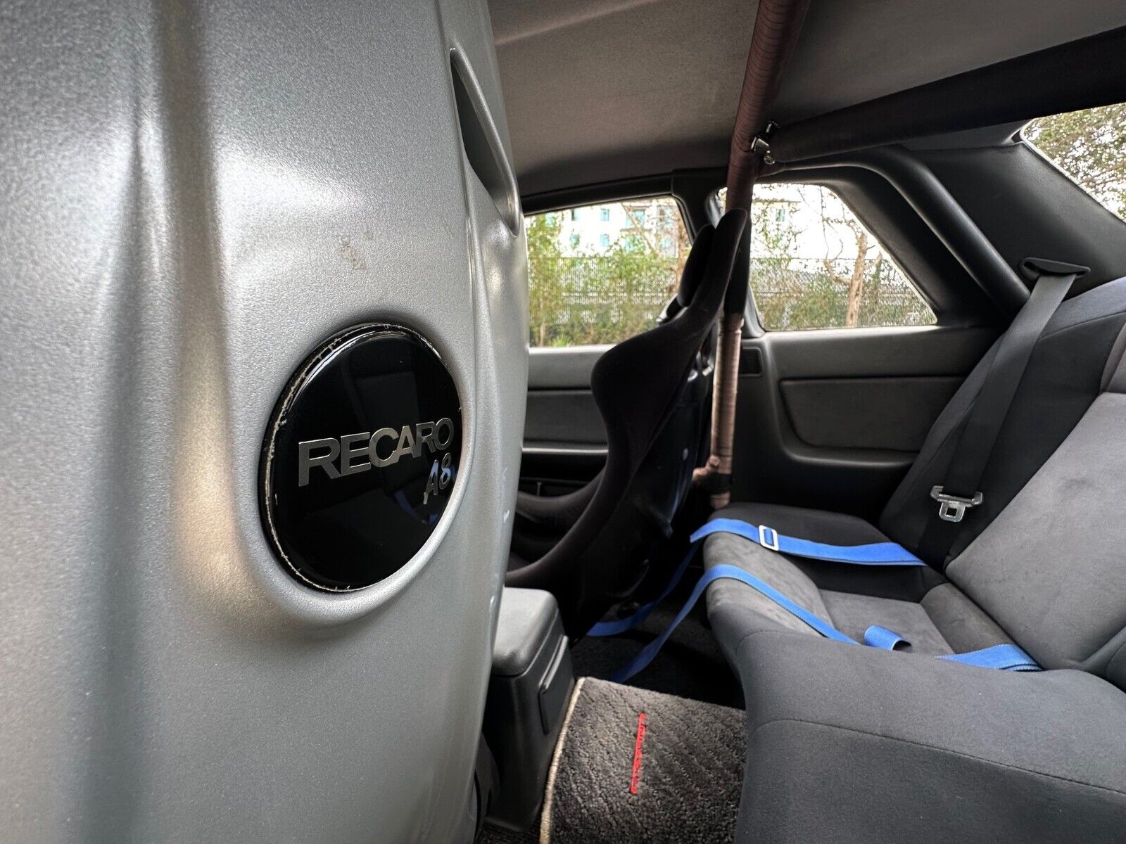 Nissan-GT-R-1994-38