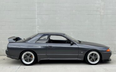 Nissan-GT-R-1994-6
