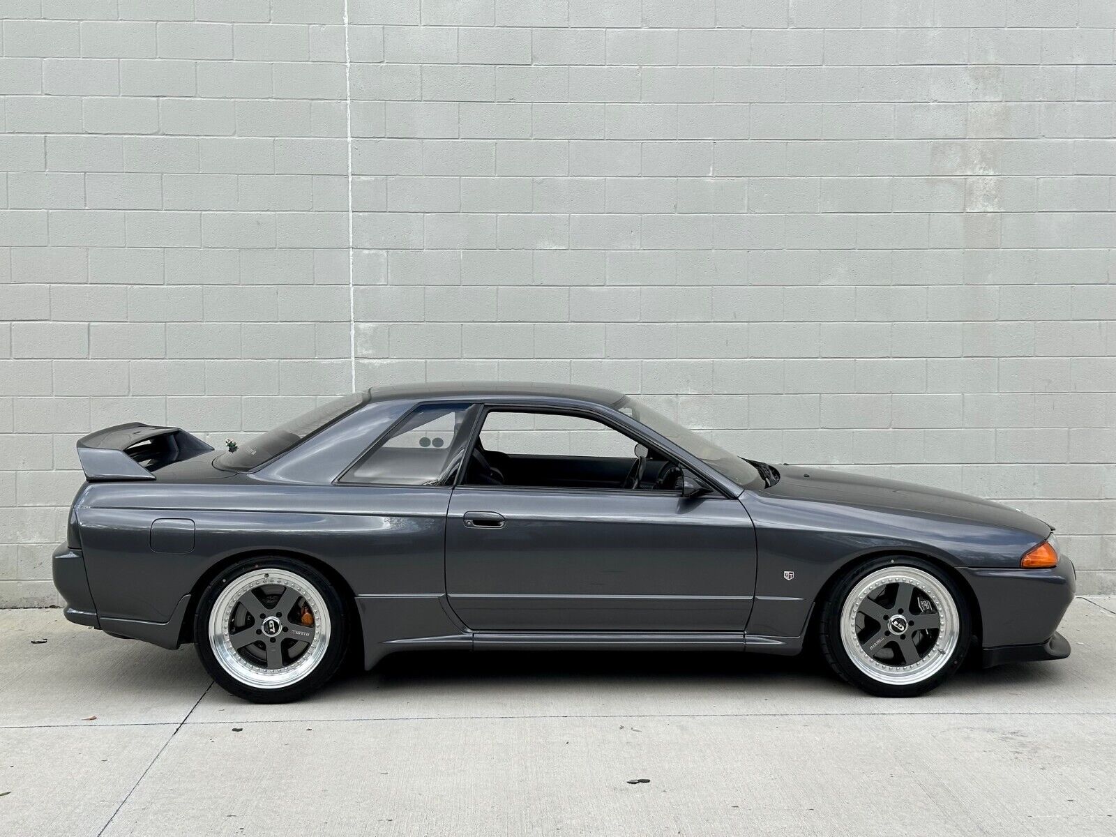 Nissan-GT-R-1994-6