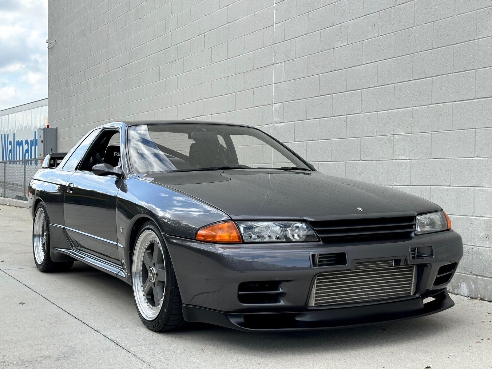 Nissan-GT-R-1994-8