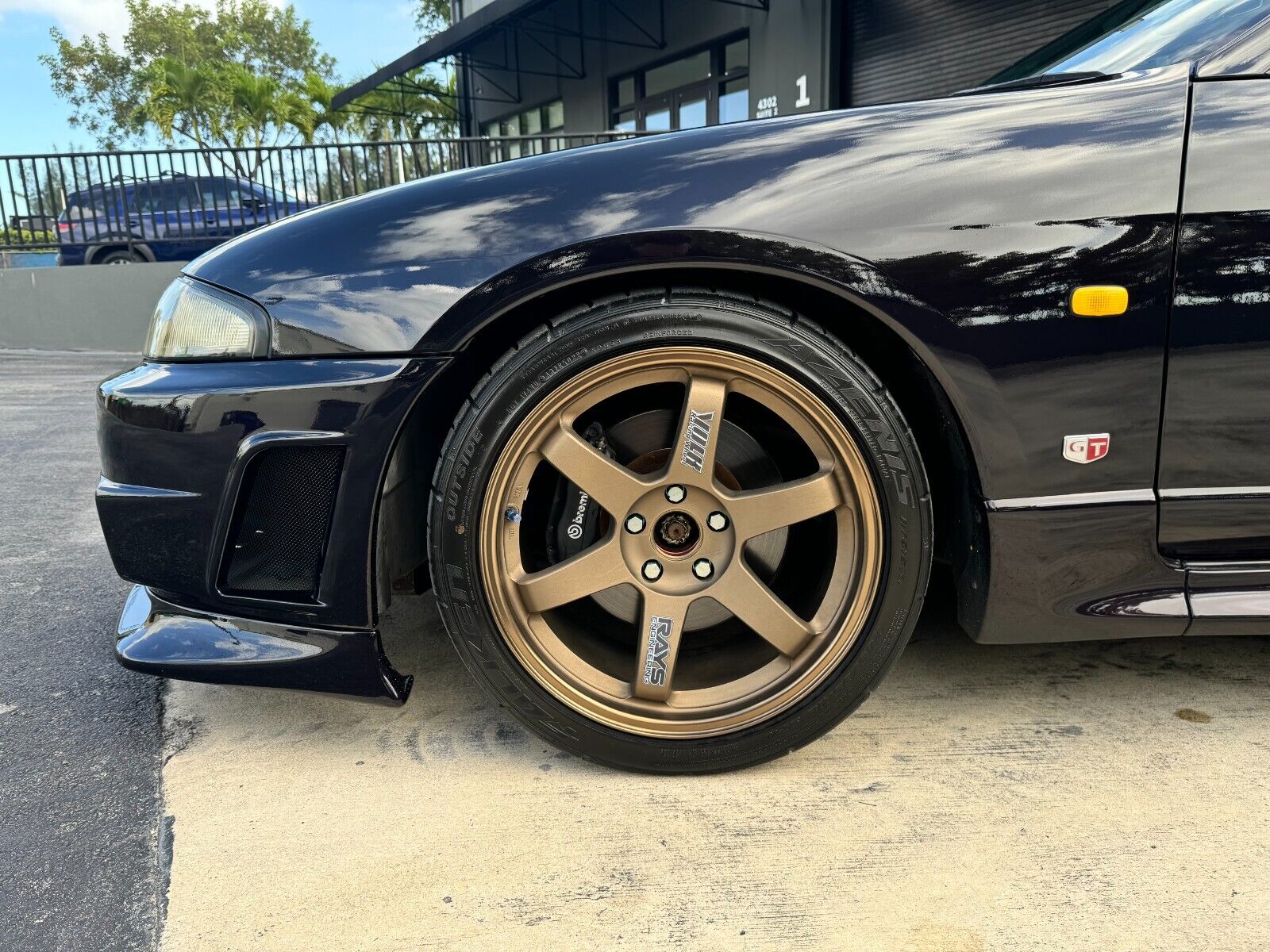 Nissan-GT-R-1995-Coupe-1