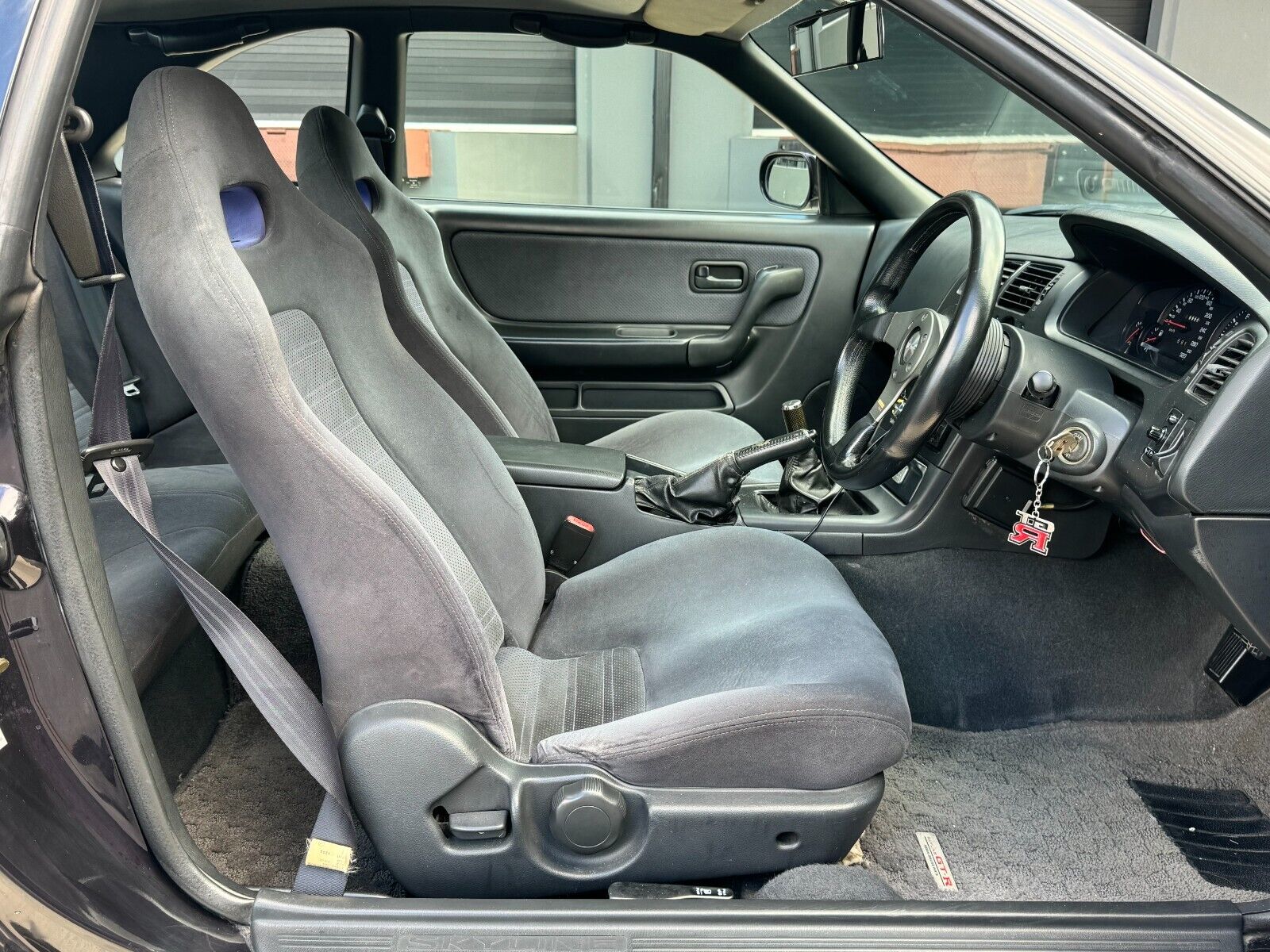 Nissan-GT-R-1995-Coupe-15
