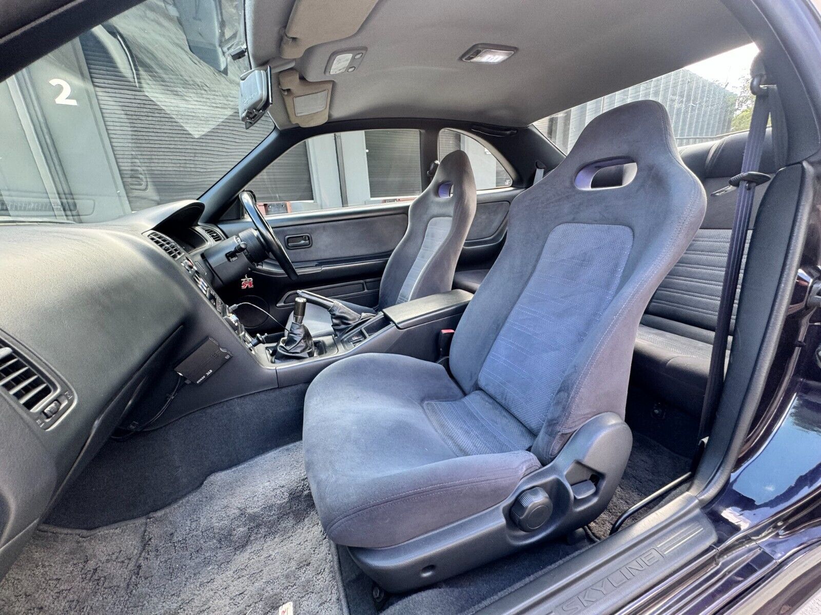 Nissan-GT-R-1995-Coupe-28