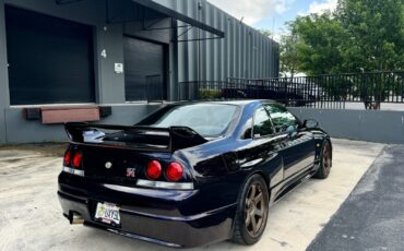 Nissan-GT-R-1995-Coupe-9