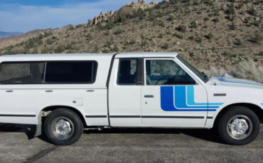 Nissan-Other-Pickups-1984-Extended-Cab-Pickup-1
