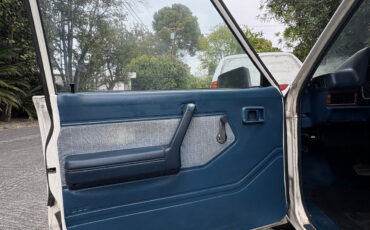 Nissan-Other-Pickups-1984-Extended-Cab-Pickup-12
