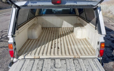 Nissan-Other-Pickups-1984-Extended-Cab-Pickup-5