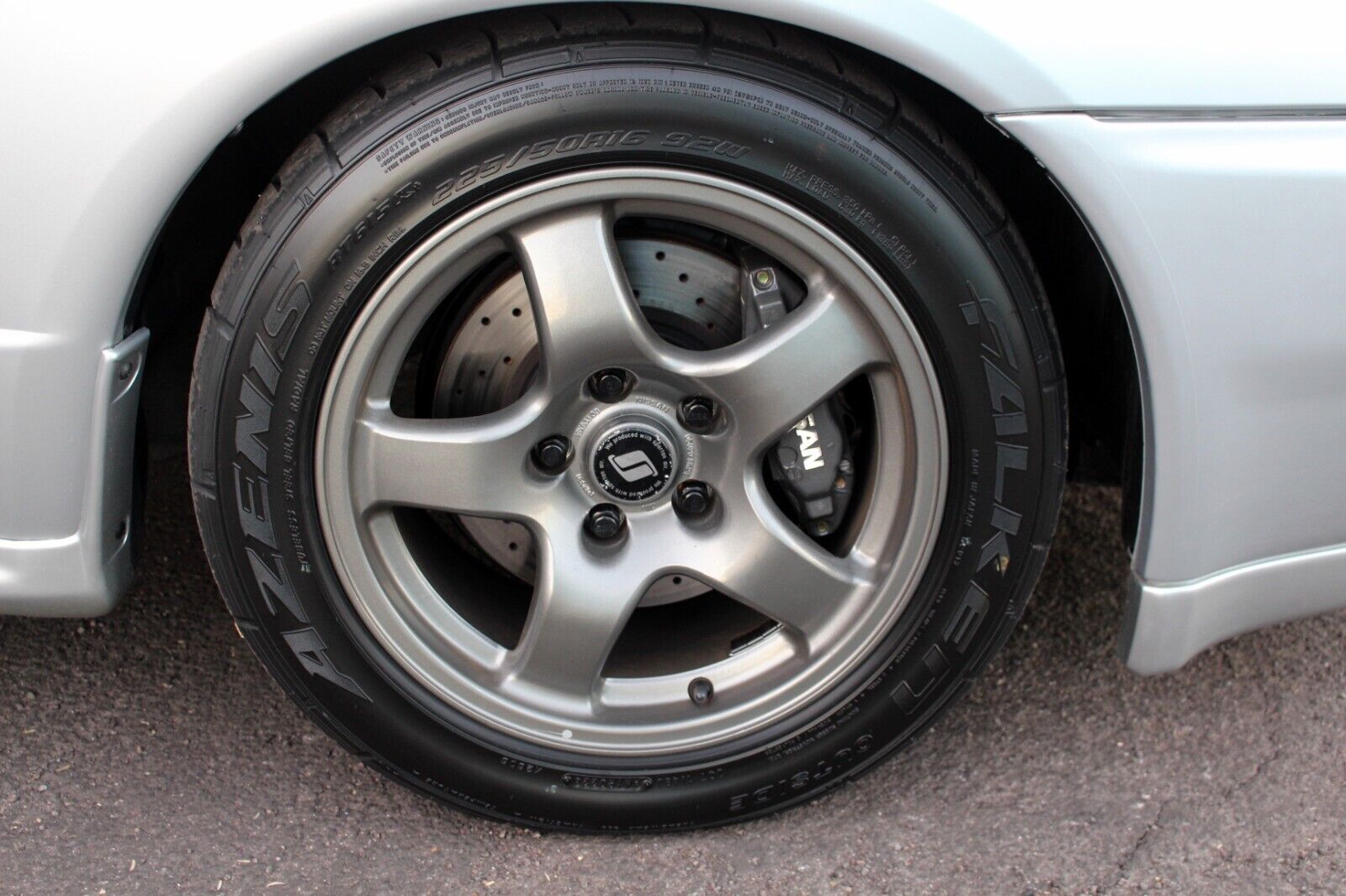 Nissan-Skyline-1992-Coupe-12