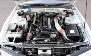Nissan-Skyline-1992-Coupe-16