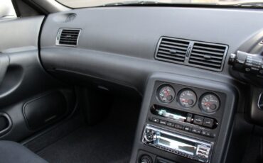 Nissan-Skyline-1992-Coupe-21