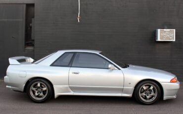 Nissan-Skyline-1992-Coupe-6
