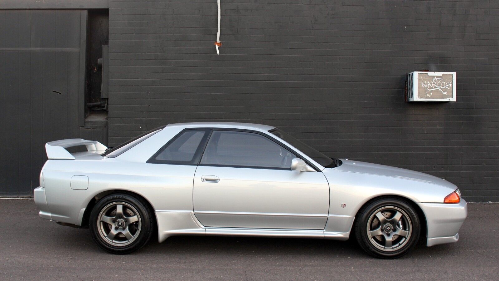 Nissan-Skyline-1992-Coupe-6