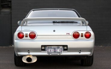 Nissan-Skyline-1992-Coupe-8